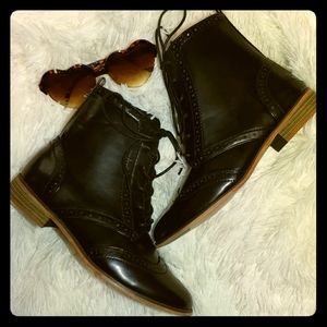NWOT black boots